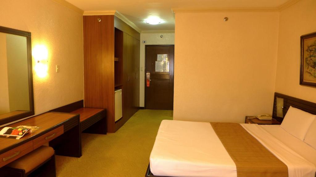Rothman 3* Manila