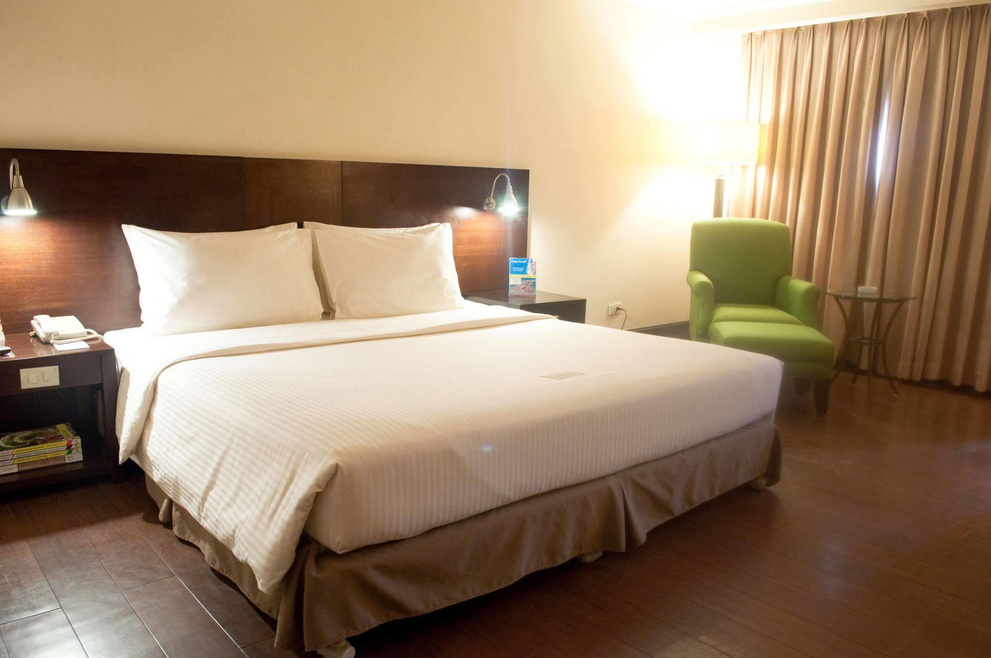 Pearl Garden 3* Manila