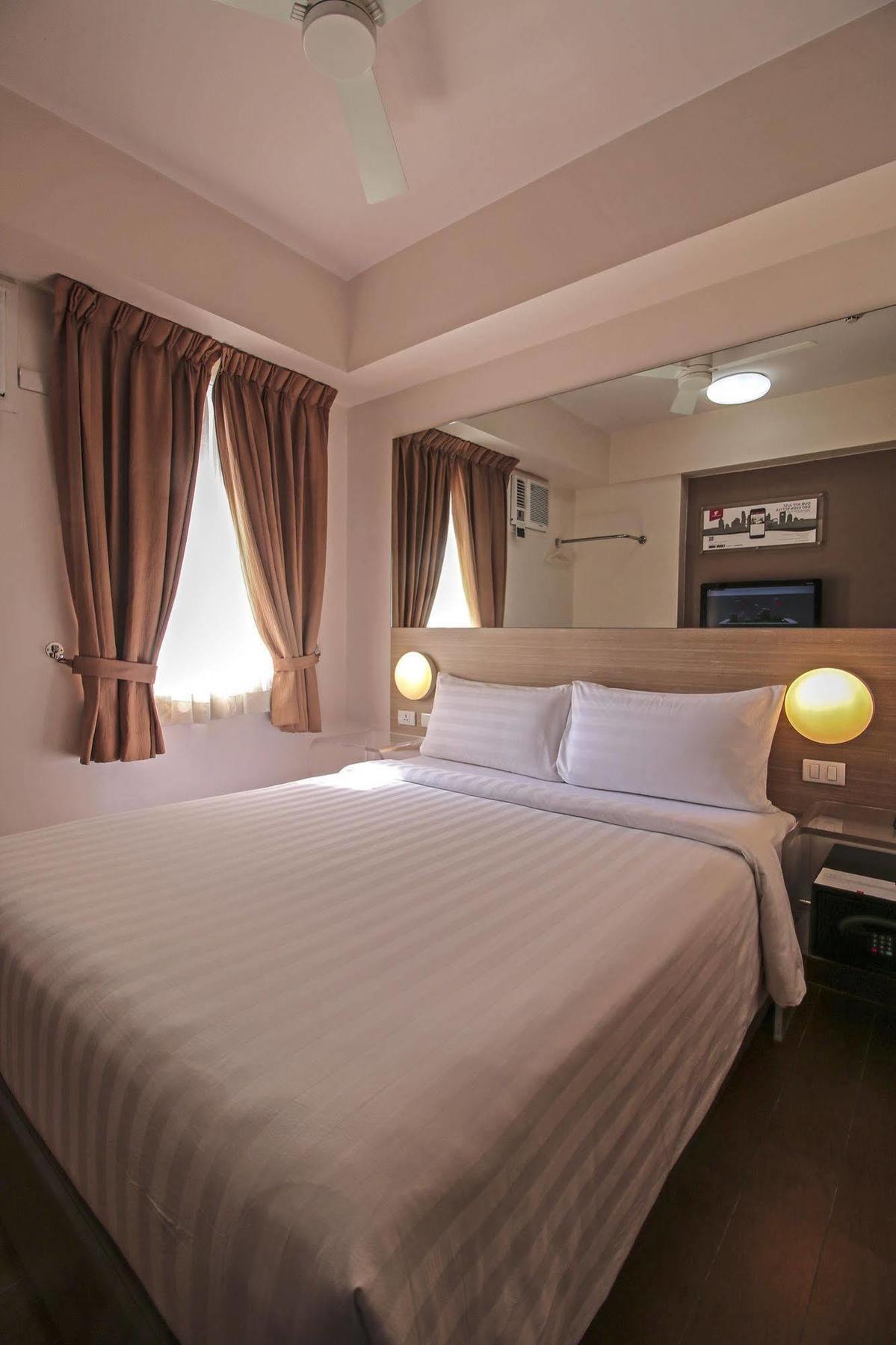 Hotel Red Planet Malate Mabini 3*
