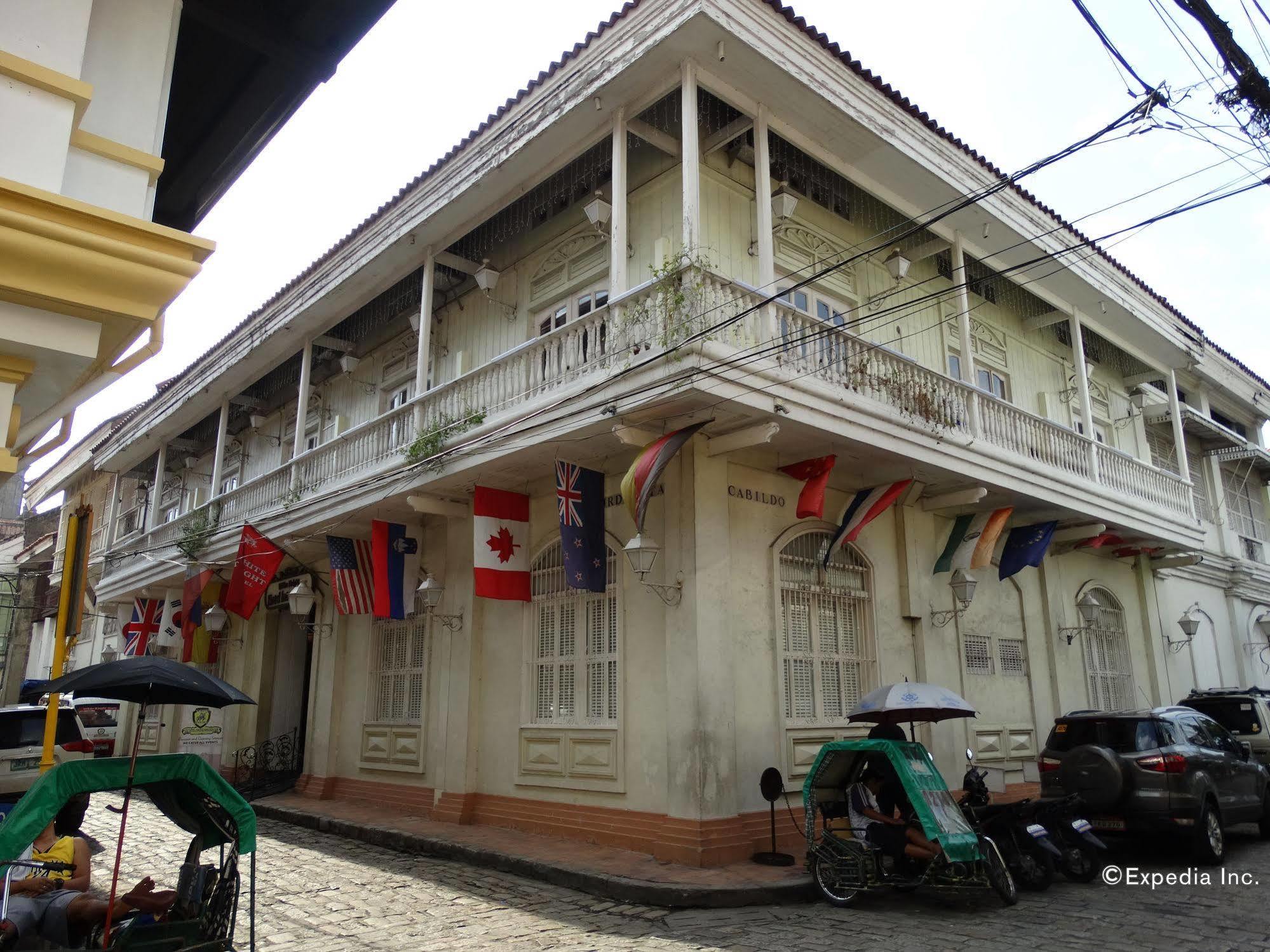 White Knight Intramuros Hotel