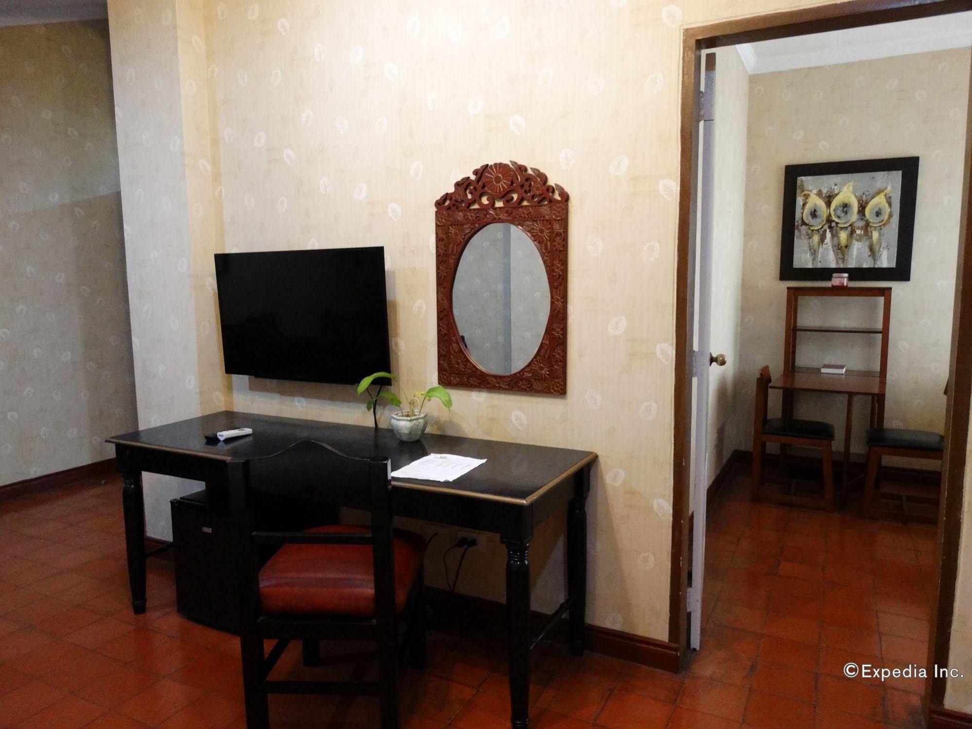 White Knight Intramuros Hotel