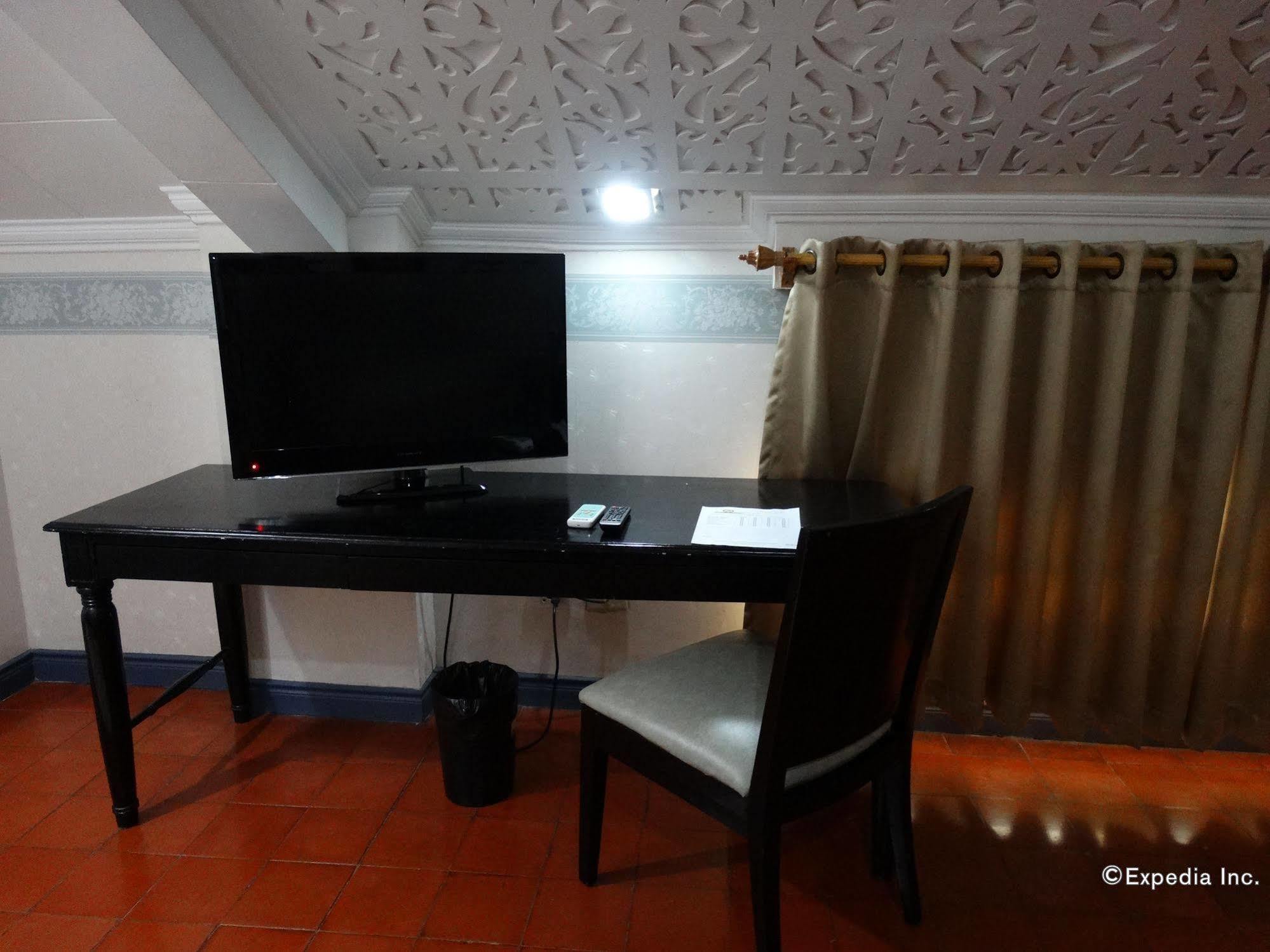 Hotel White Knight Intramuros 2*