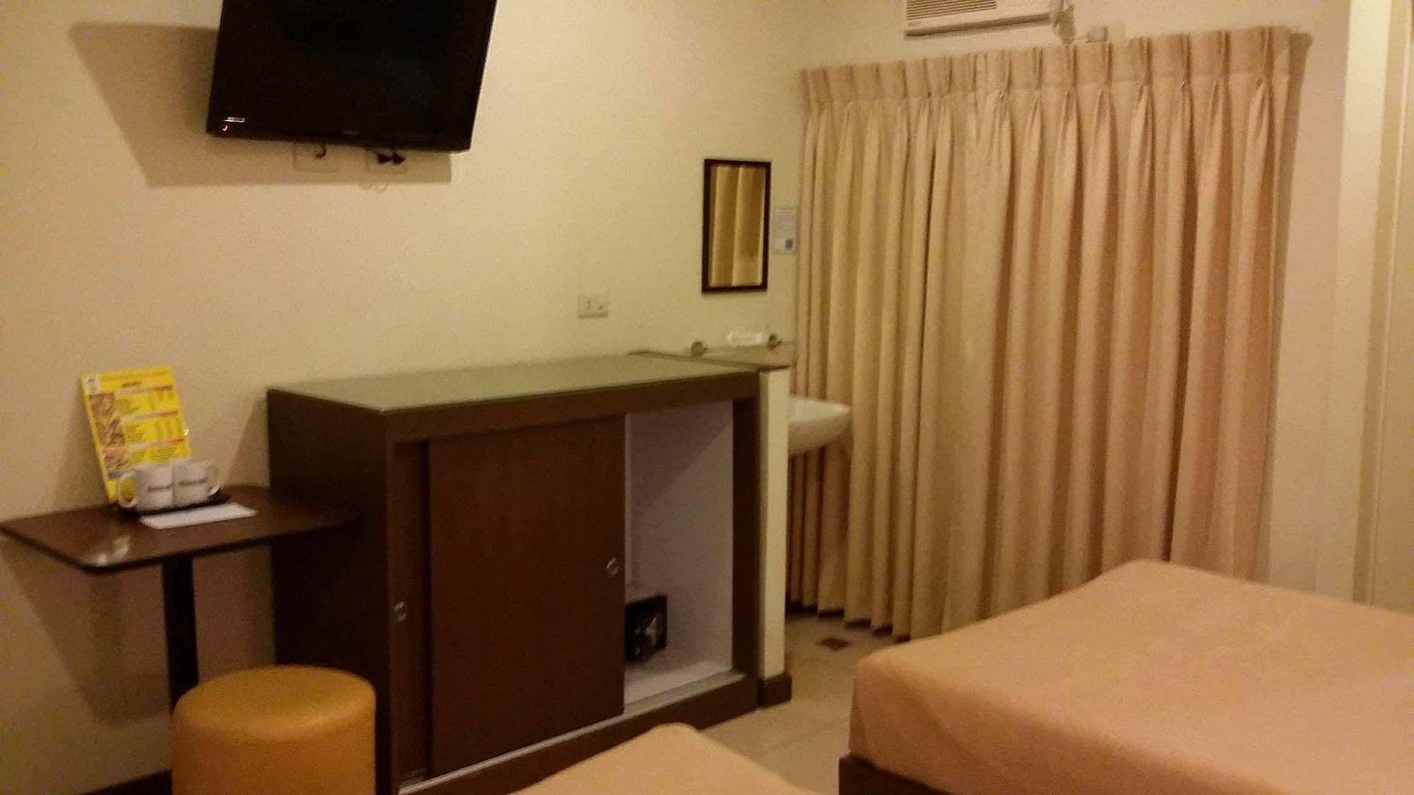 Governor Forbes Hotel 2*