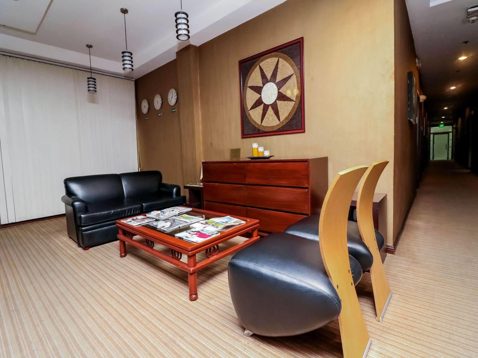Nida Malate Tutuban Center Hotel 2*