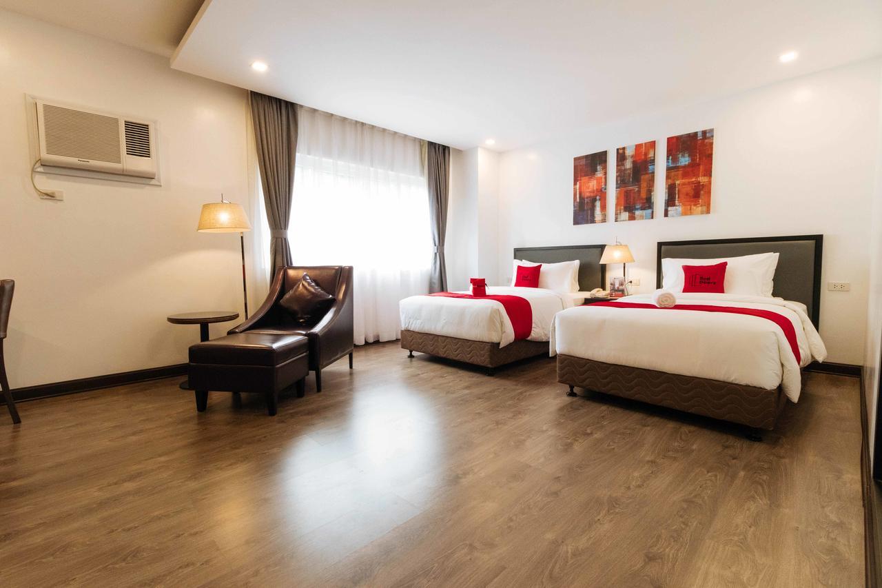 Hotel Reddoorz Premium Near Ateneo Katipunan 4*