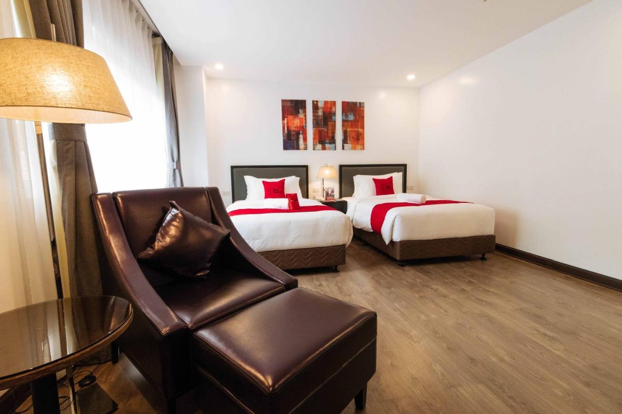 Reddoorz Premium Near Ateneo Katipunan Hotel 4*