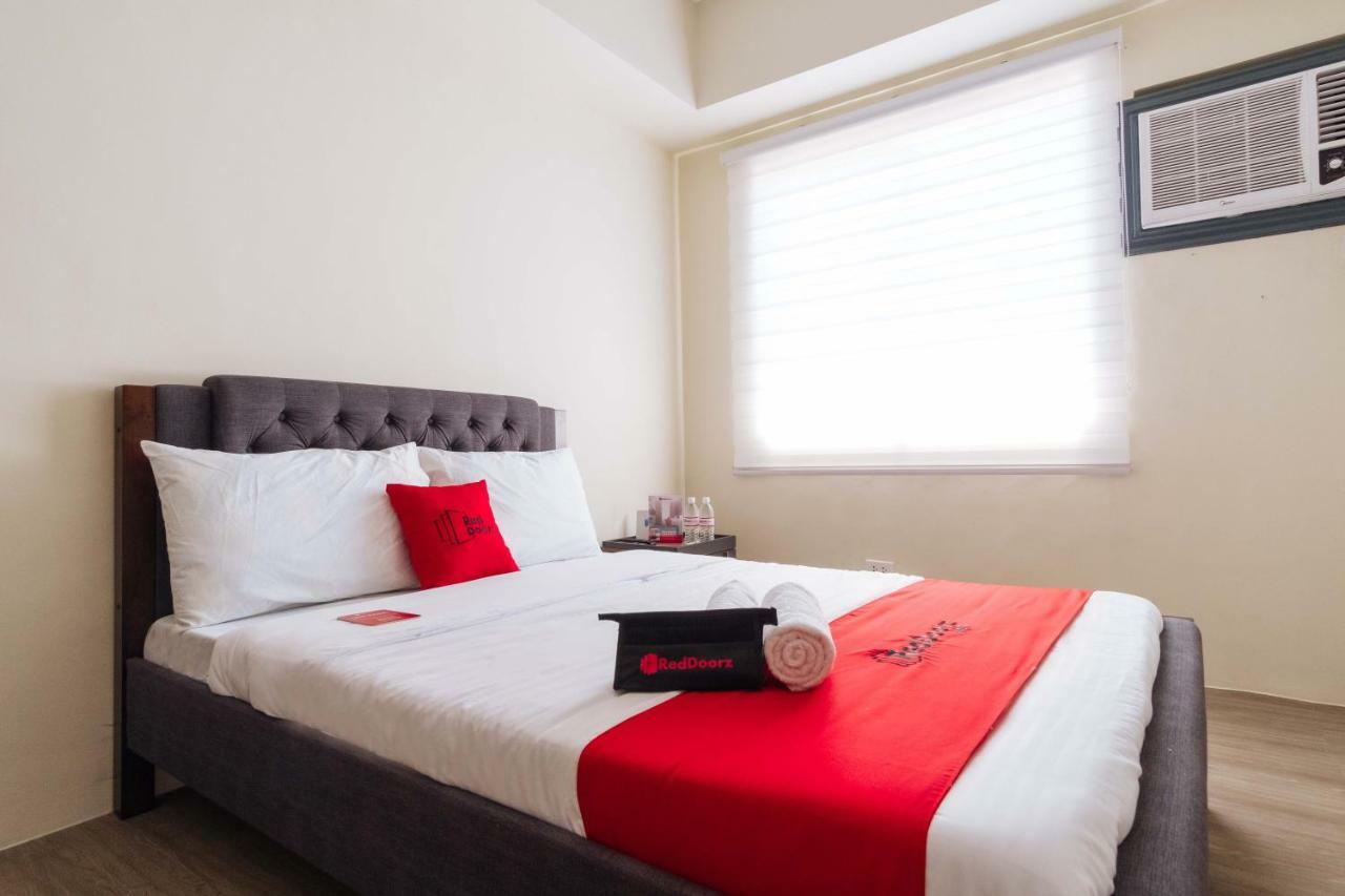 Hotel Reddoorz Premium @ Vista Heights Legarda Manila