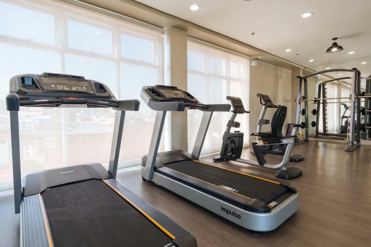 Reddoorz Premium @ Vista Heights Legarda 4* Manila