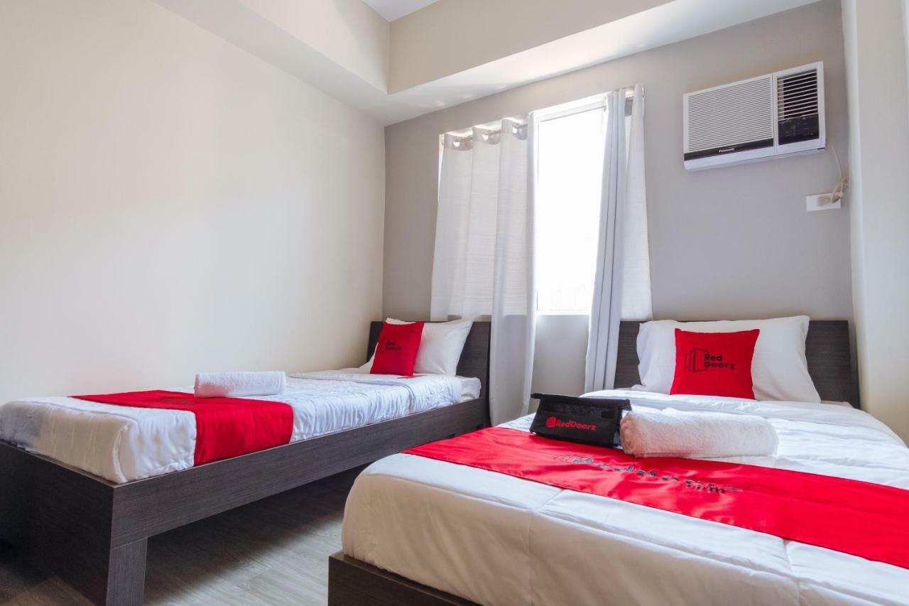 Reddoorz Premium @ Vista Heights Legarda Hotel 4*