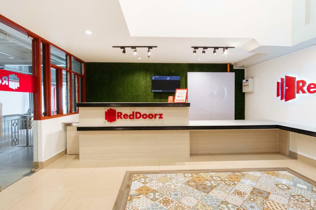 Hotel Reddoorz Near Ust