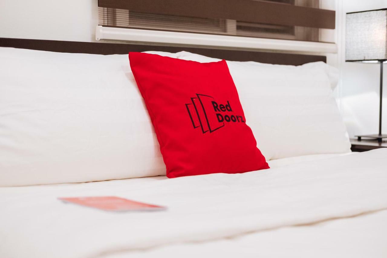 Reddoorz Near Ust Hotel 3*