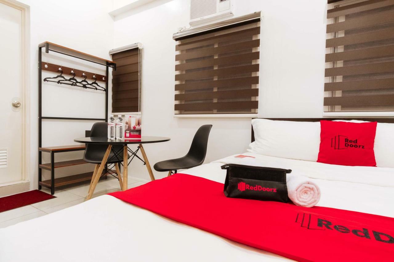 Reddoorz Near Ust Hotel