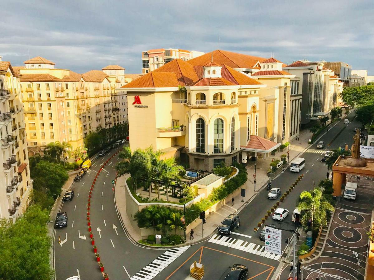 One Palm Tree Across Naia-t3 Apartment Manila