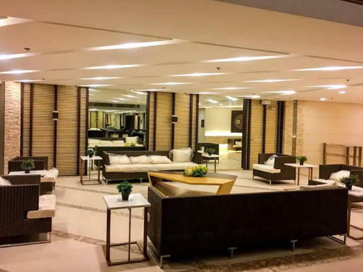 Affordable Condotel Near Airport Apartment