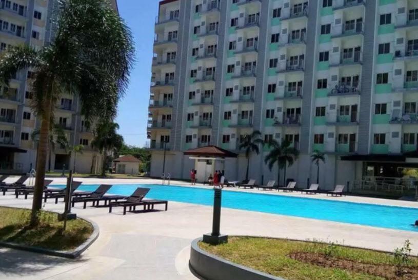 Affordable Condotel Near Airport Apartment *