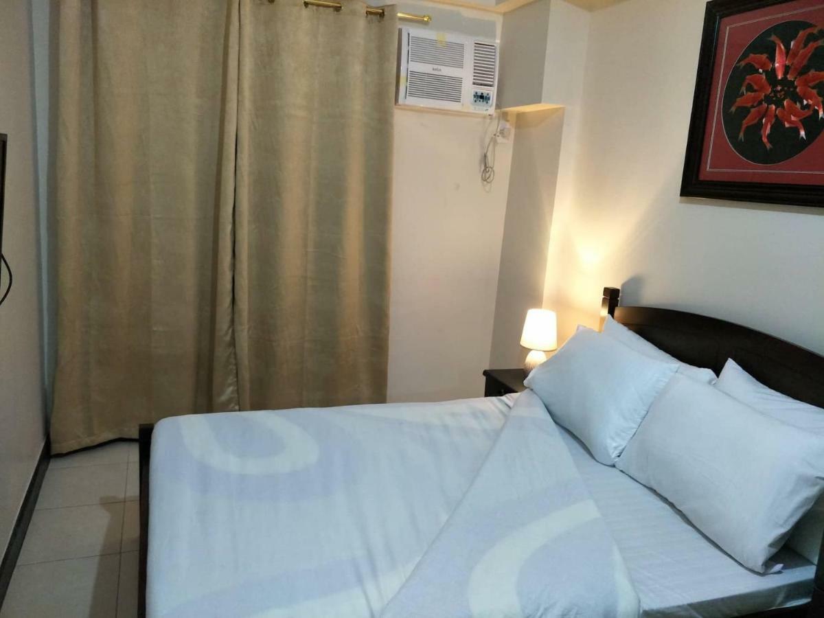 The Redwoods Sm Fairview By Preciousgem Apartment