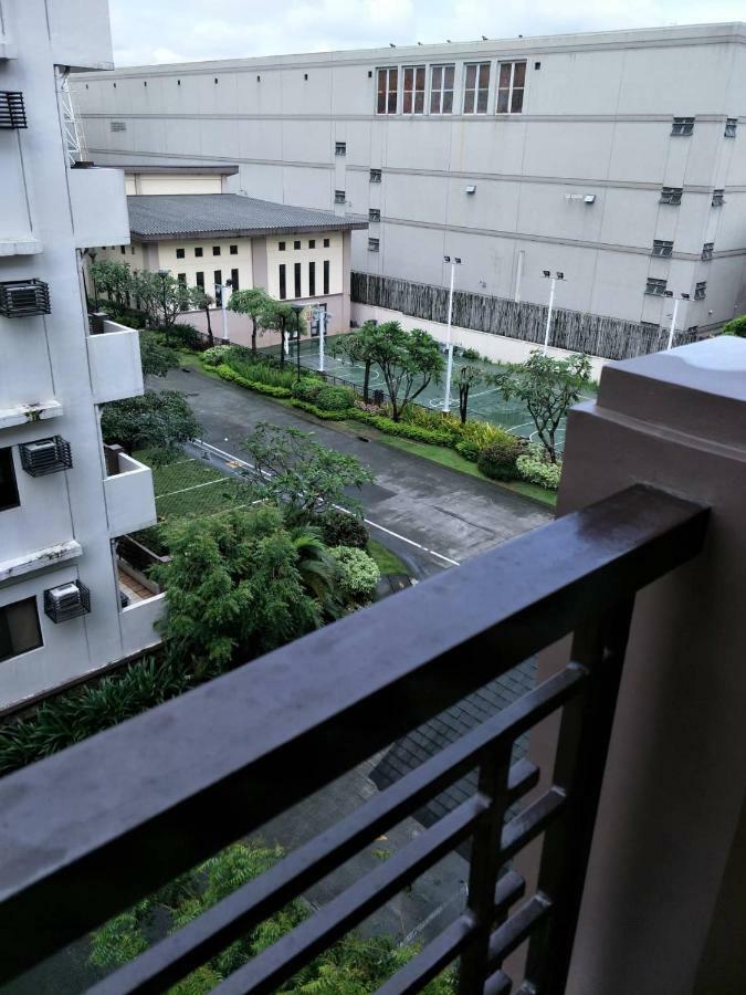 Apartment The Redwoods Sm Fairview By Preciousgem Manila