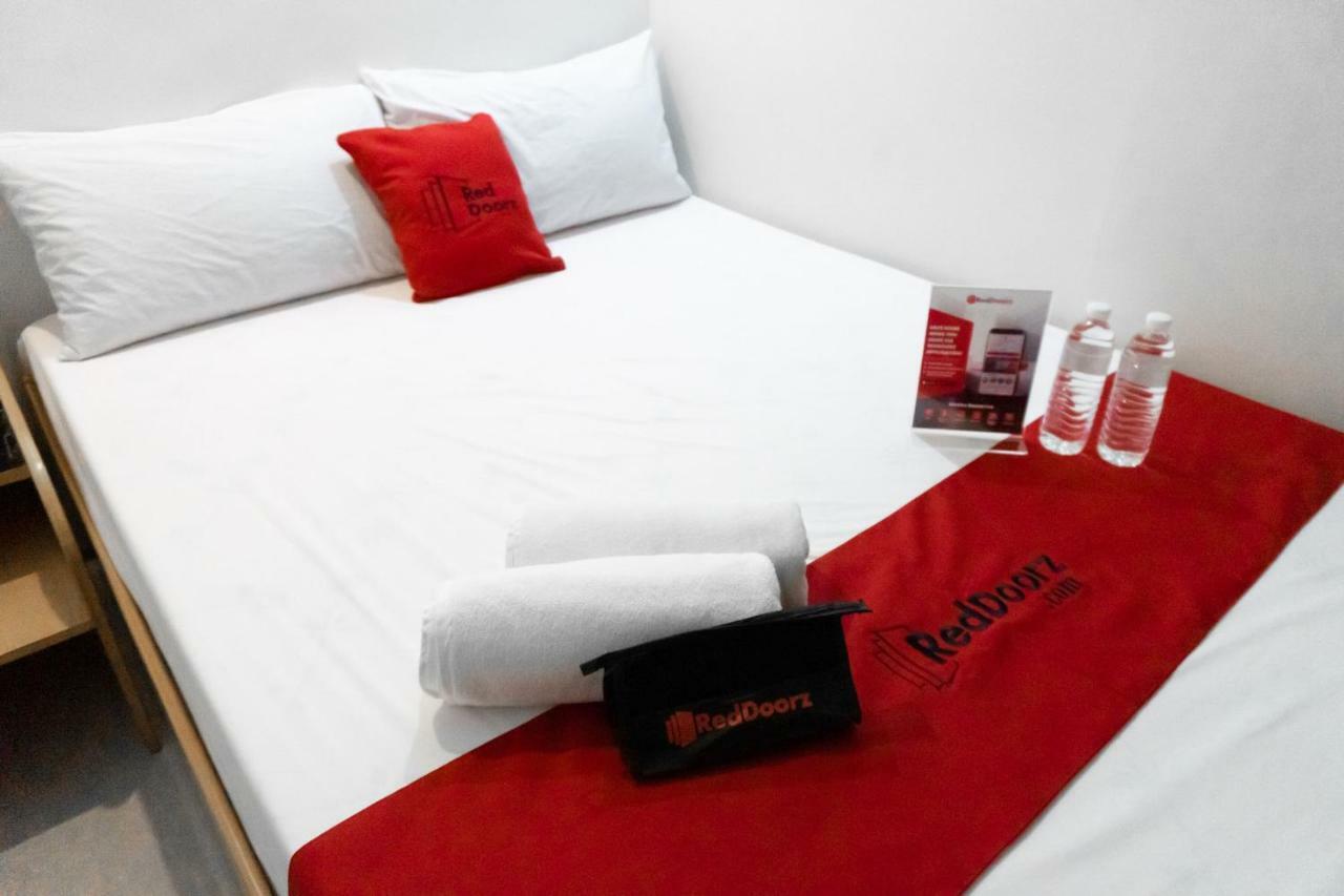 Reddoorz Near Starmall Alabang *