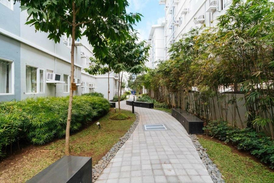 Trees Residences Near Ayala Fairview Terraces Aparthotel Manila