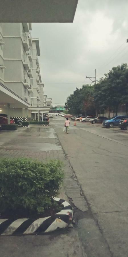 Trees Residences Near Ayala Fairview Terraces Aparthotel Manila