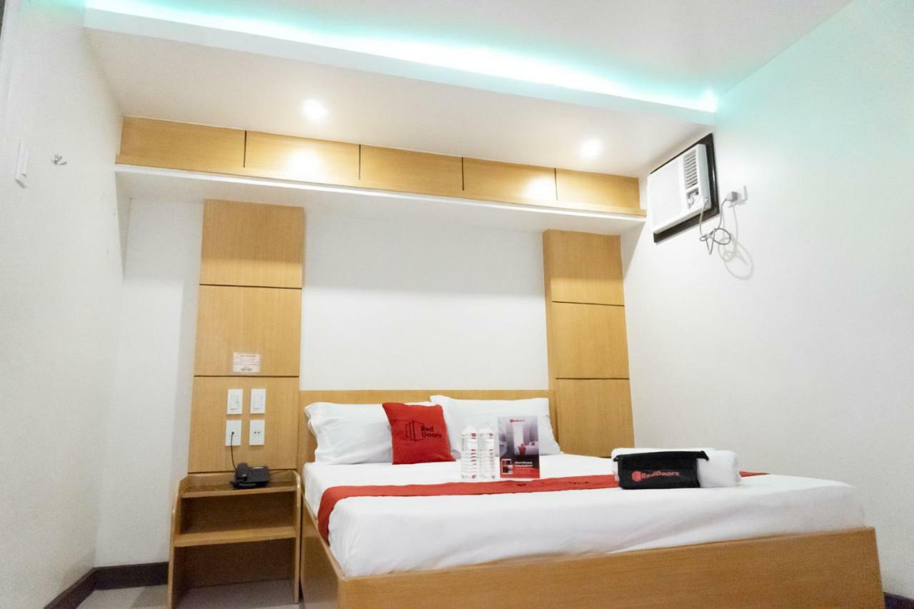 Hotel Reddoorz Near Starmall Alabang