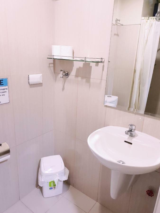 The Palawanos At Shell Residences Apartment