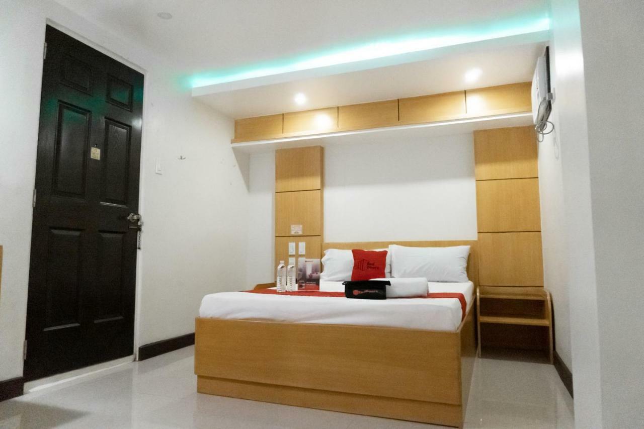 Hotel Reddoorz Near Starmall Alabang *