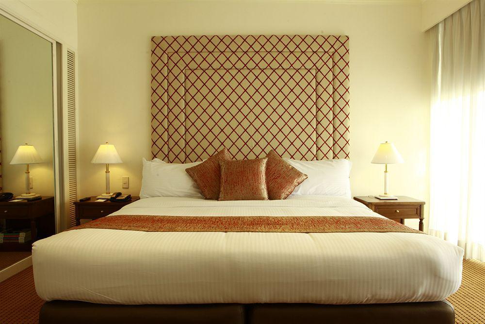 Manila Pavilion Hotel And Casino 4*