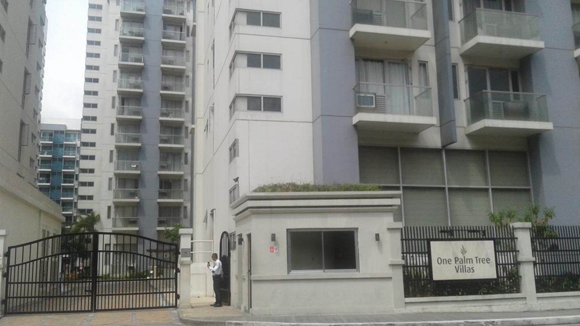 One Palm Tree Apartment Manila