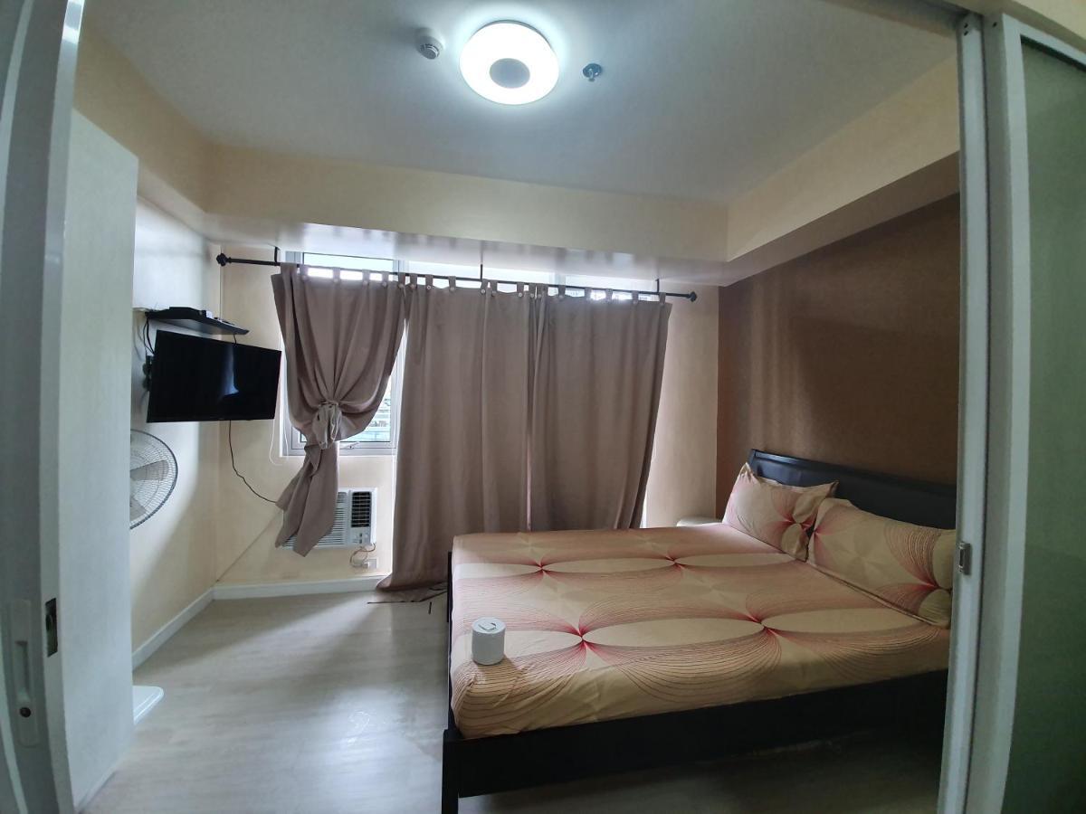 Davis Place At Azure Apartment *