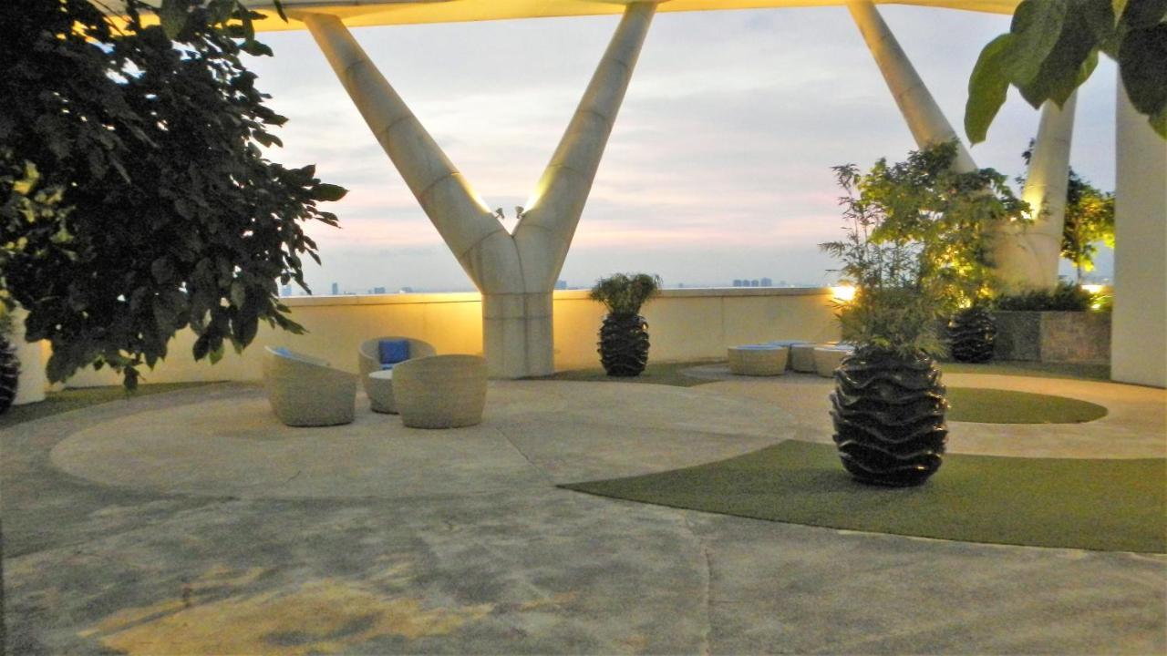 Apartment Acqua Private Residences 1br In The Heart Of Downtown Makati & Mandaluyong *
