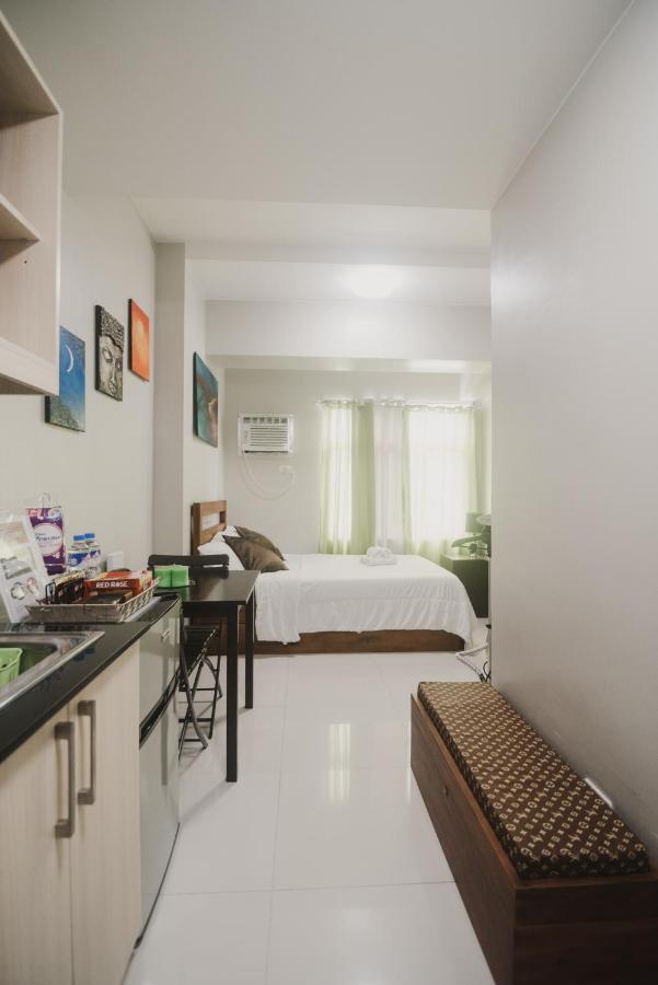 Yong's Place At Vista Residences Taft * Manila