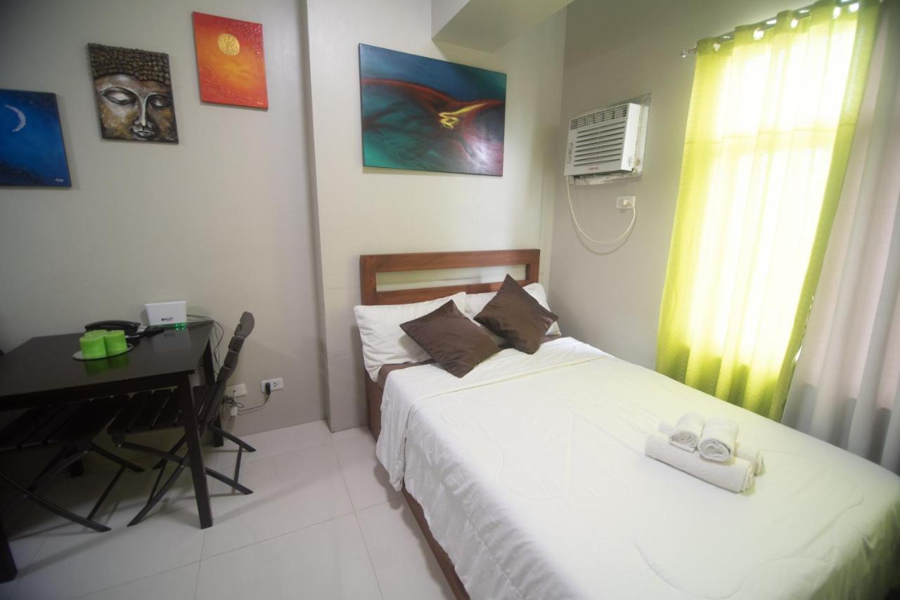 Yong's Place At Vista Residences Taft * Manila