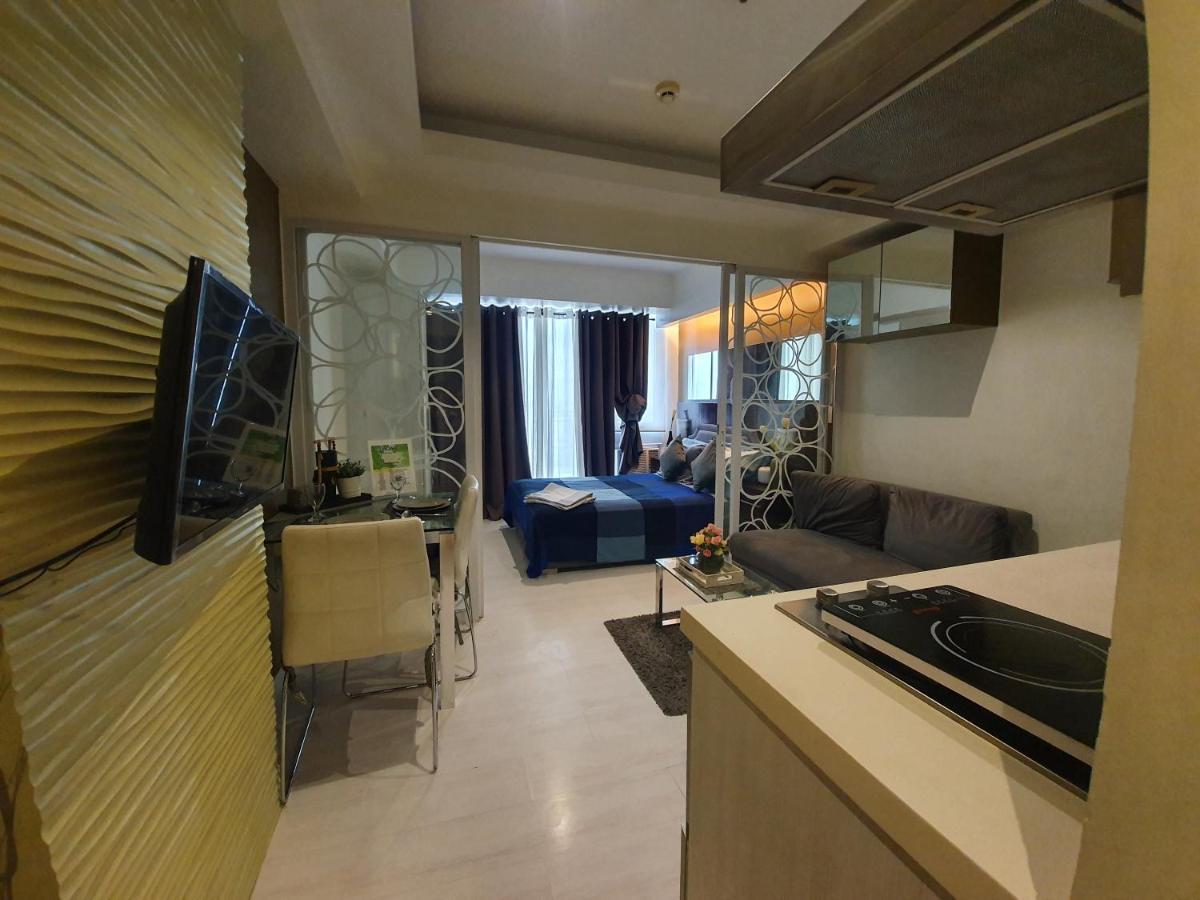 Apartment Davis Place At Azure *