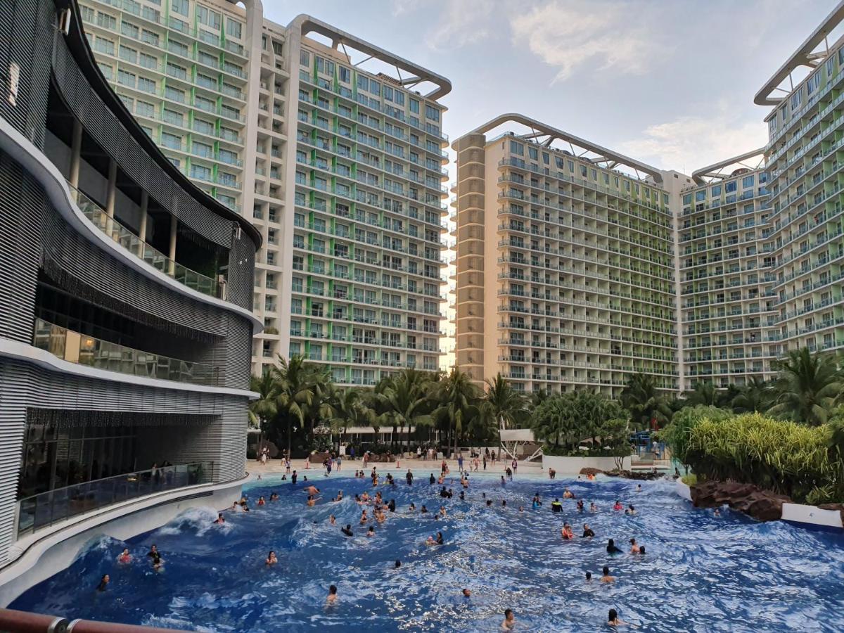Davis Place At Azure Apartment Manila