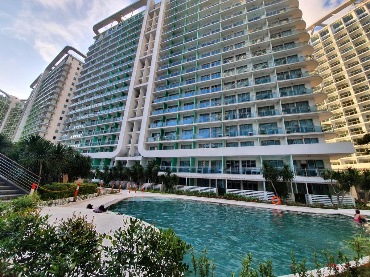 Davis Place At Azure * Manila