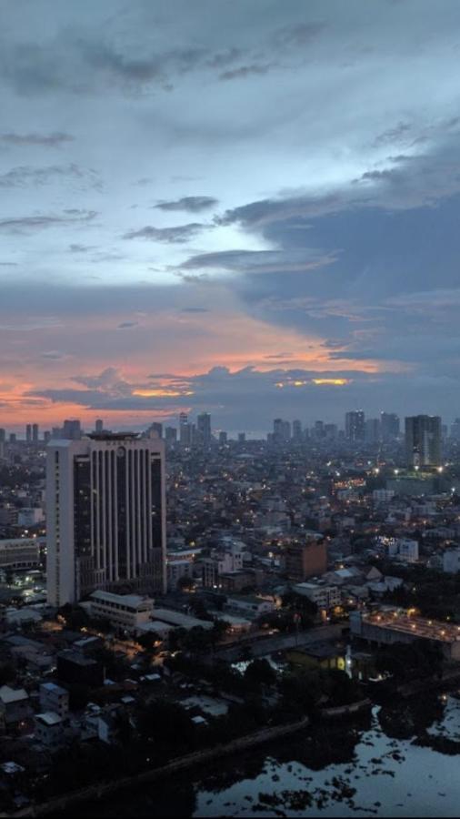 Makati Cbd 2 Bedroom Apartment Manila