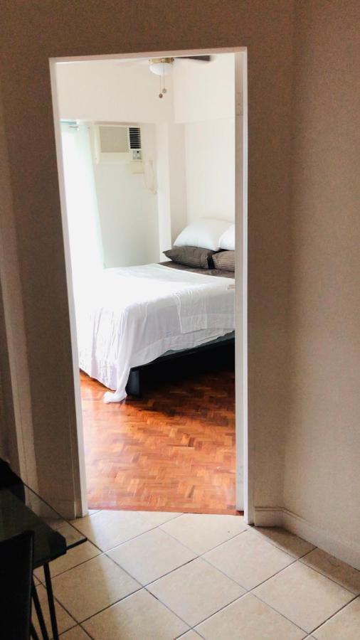 Makati Cbd 2 Bedroom Apartment *