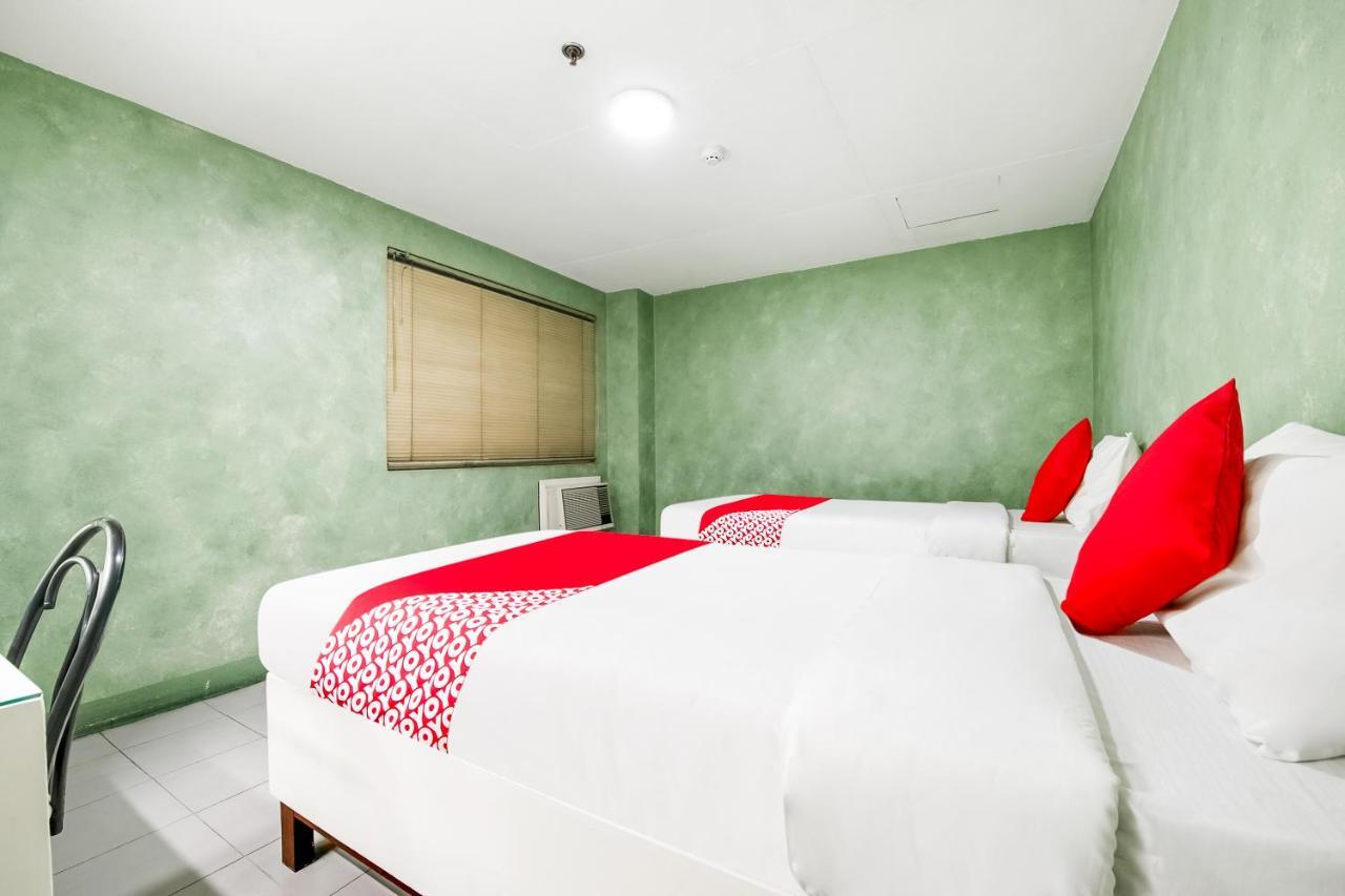 Hotel Oyo 242 Benson Apartelle Manila