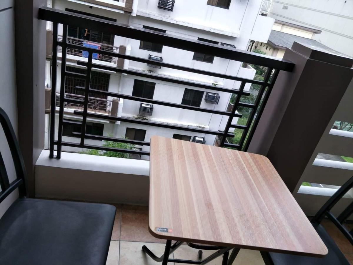 The Redwoods Sm Fairview By Preciousgem Apartment Manila
