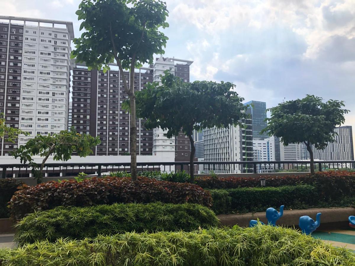 Brand New Serviced Flat In Bgc Beside Uptown Mall Apartment Manila