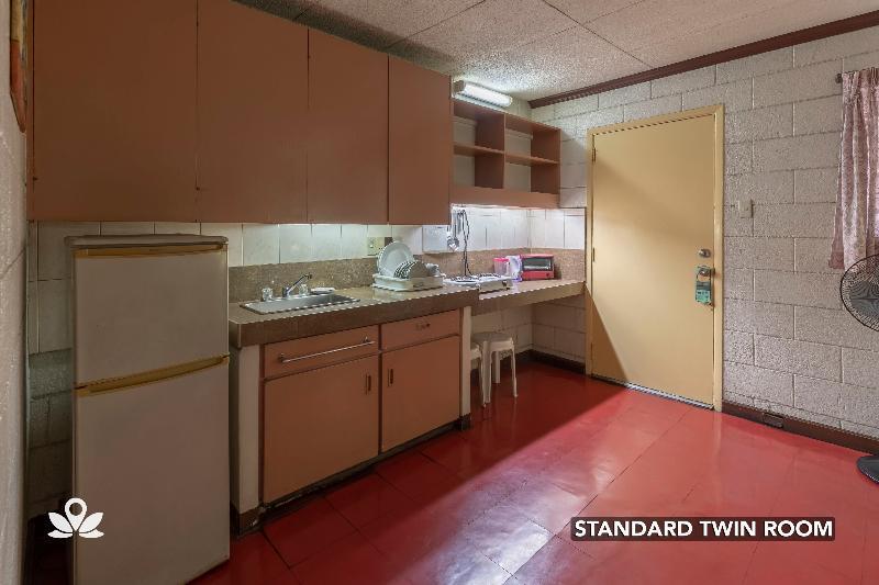 Broadway Court Apartelle 4th Street * Manila