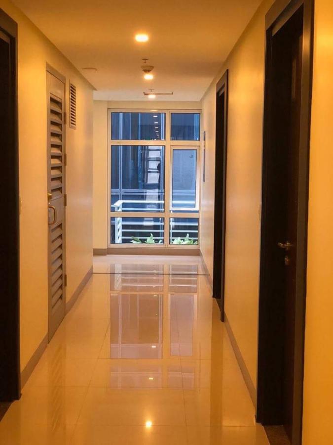 Favila Condotel Unit-101 Newport Boulevard Walking Distance To Airport 3 Near Airport Terminal *