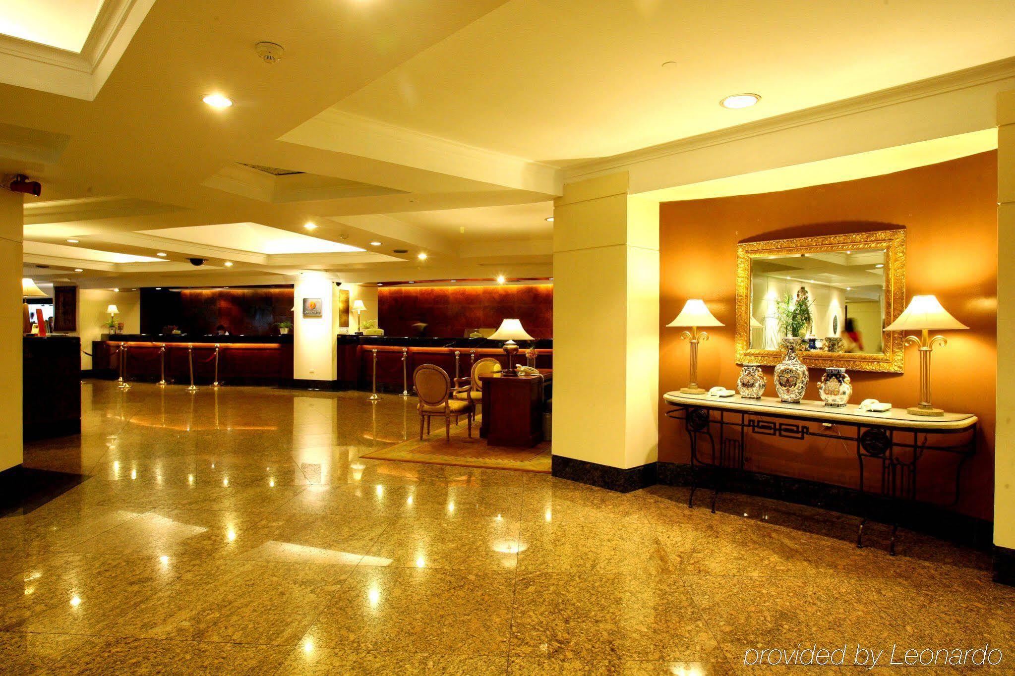 Century Park 4*