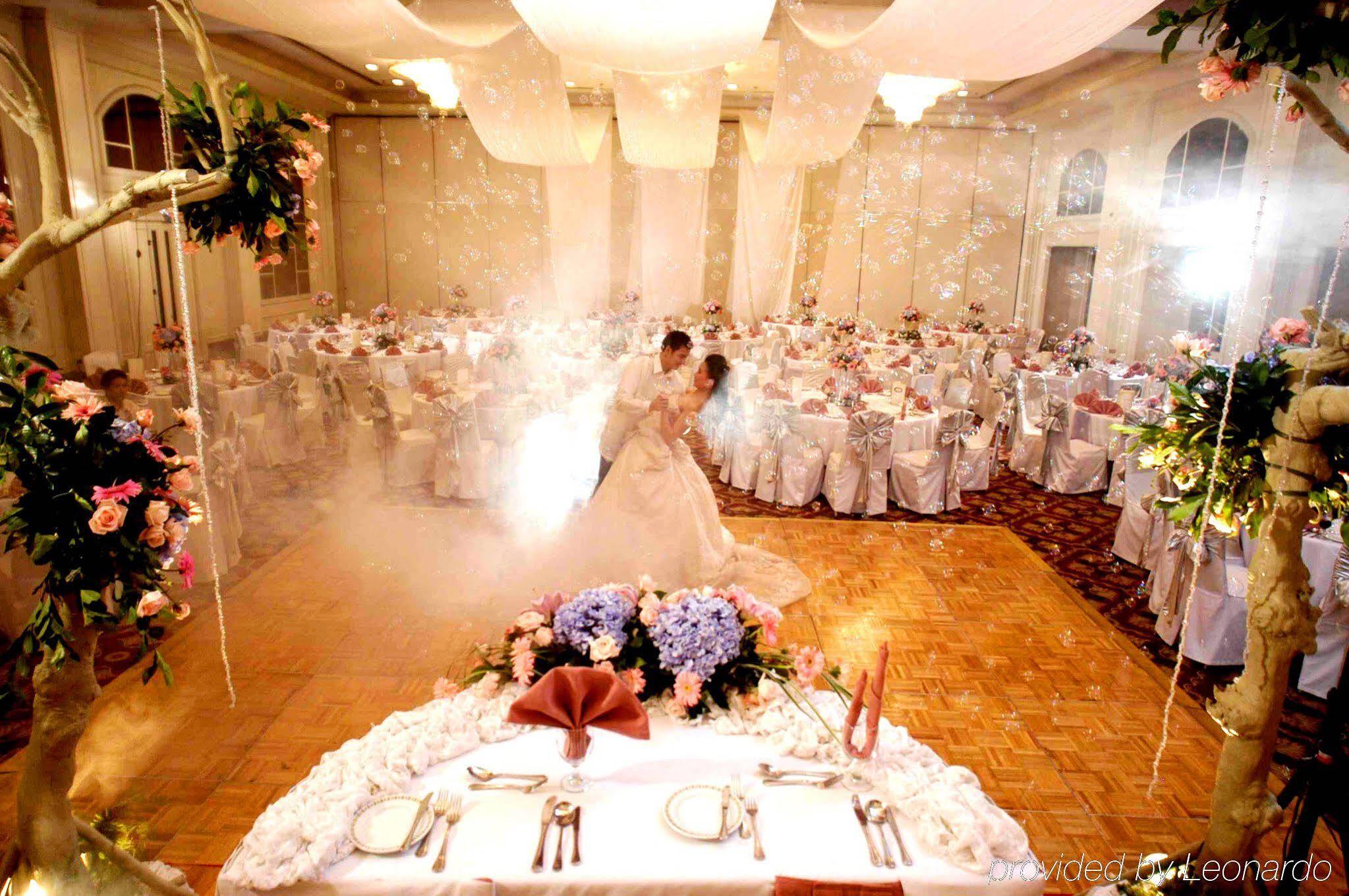 Century Park Hotel 4*