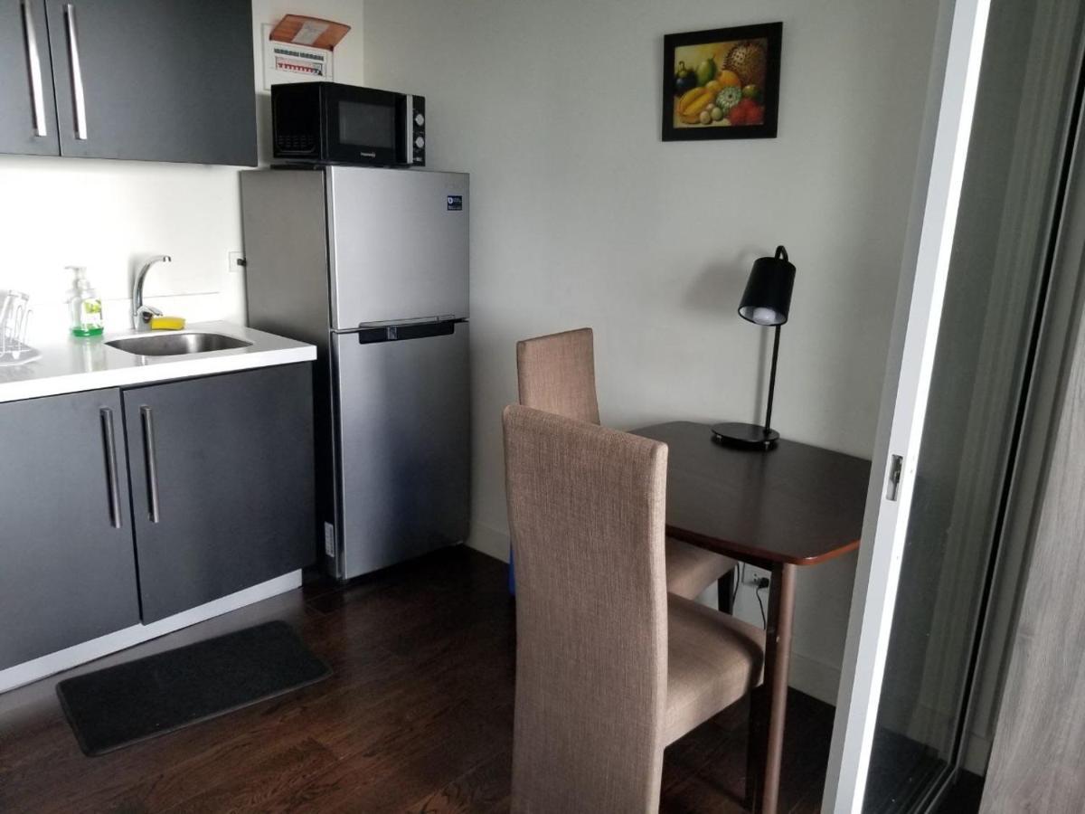 Apartment Vibrant 1br Acqua Livingstone With Netflix, Pool & Gym Manila