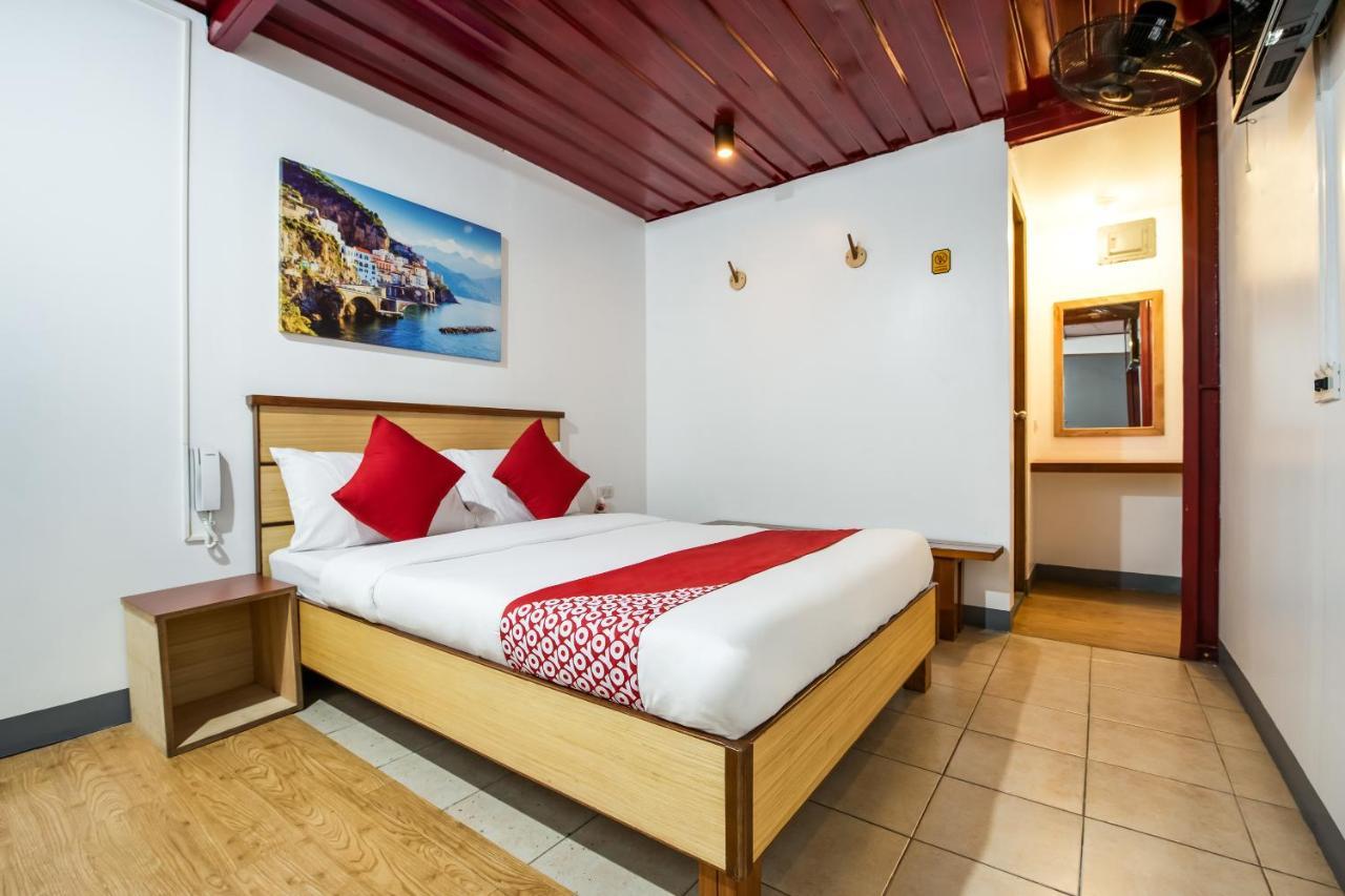 Oyo 462 Crave Park Hotel