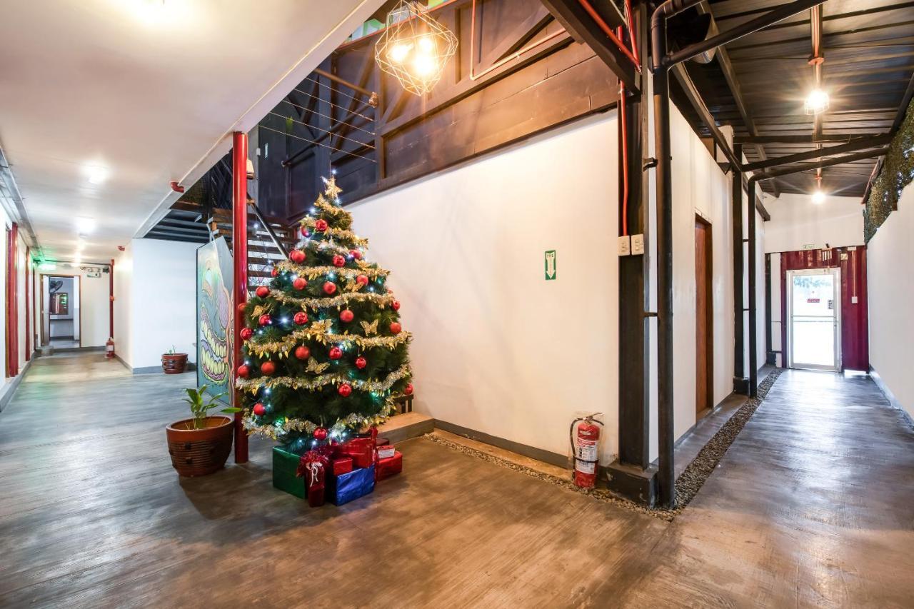 Oyo 462 Crave Park Hotel