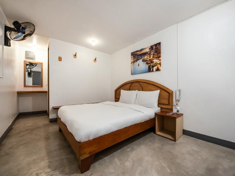 Oyo 462 Crave Park Hotel